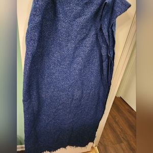 Vintage LOOMED fringed Beautiful soft Blue wool blanket 89"x57"